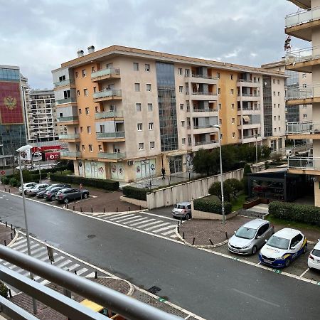 Lovely Apartment With The Parking Place Podgorica Exteriör bild